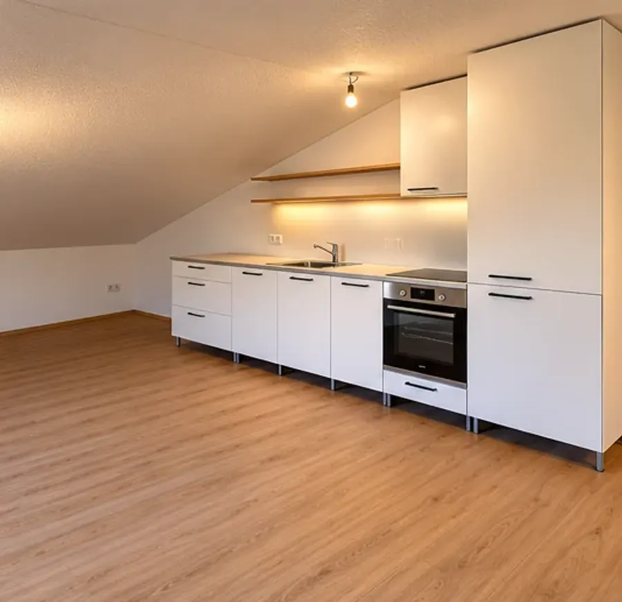 Kernsanierte 2-Zimmer-Wohnung in ruhiger Lage – Bild 2
