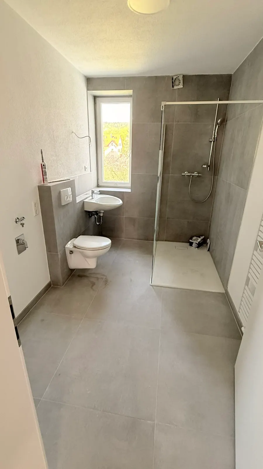 Zentrale kernsanierte 2 Zimmer Wohnung – Bild 2