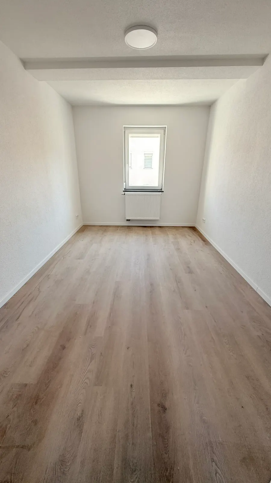 Zentrale kernsanierte 2 Zimmer Wohnung – Bild 3